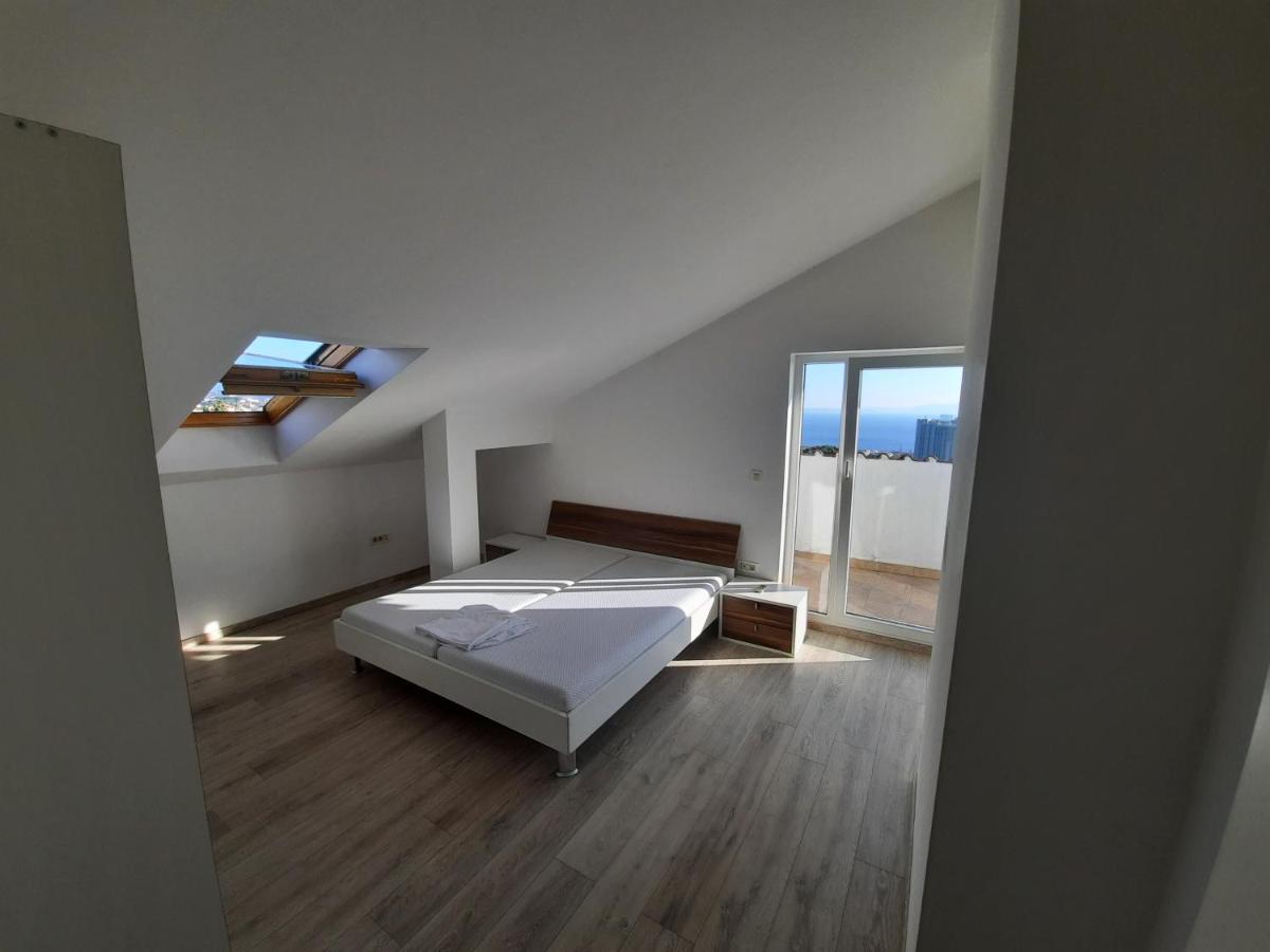 Sea View Later Apartment Рийека Екстериор снимка